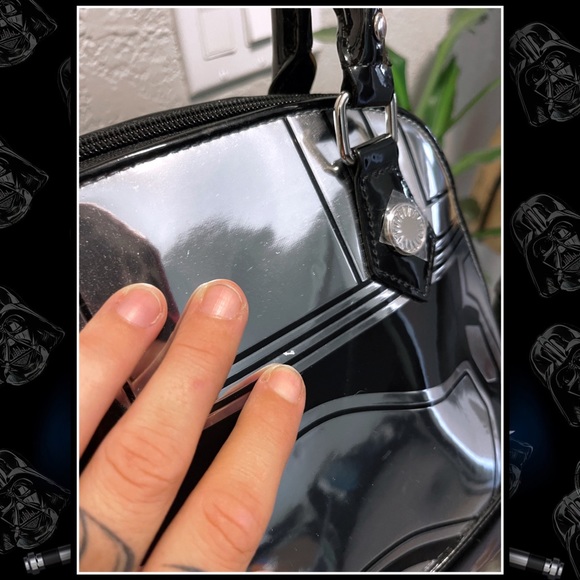 💋NEW💋 LOUNGEFLY Captain Phasma Star Wars Bag - Picture 4 of 8